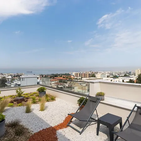 Skyline Horizon Luxury With Stunning Terrace By Binobi!